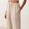 100% linnen broek met rechte pijpen 100% linnen broek met rechte pijpen