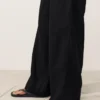 100% linnen broek met rechte pijpen 100% linnen broek met rechte pijpen