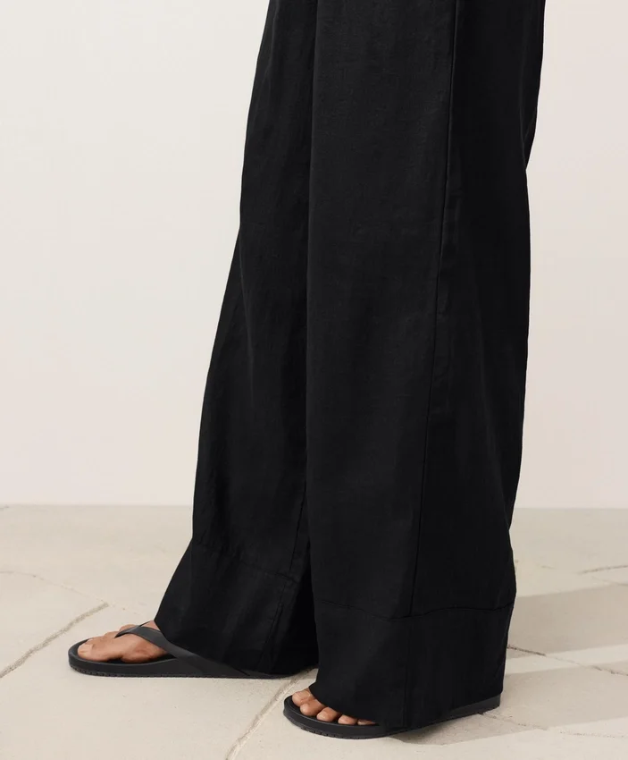 100% linnen broek met rechte pijpen 100% linnen broek met rechte pijpen