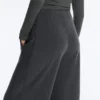 Broek met asymmetrische strepen van modal
