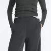 Broek met asymmetrische strepen van modal