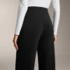Broek met rechte pijpen van modal en vouw Broek met rechte pijpen van modal en vouw