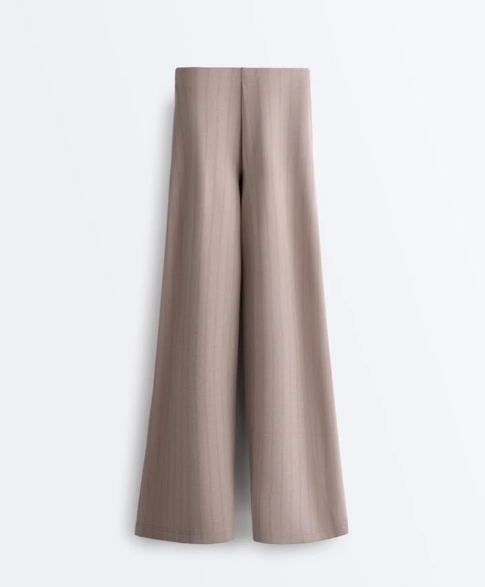 Gestreepte broek met wijde pijpen en Soft Touch modal Gestreepte broek met wijde pijpen en Soft Touch modal