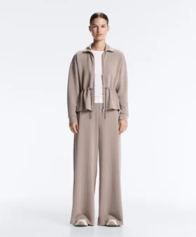 Gestreepte broek met wijde pijpen en Soft Touch modal Gestreepte broek met wijde pijpen en Soft Touch modal