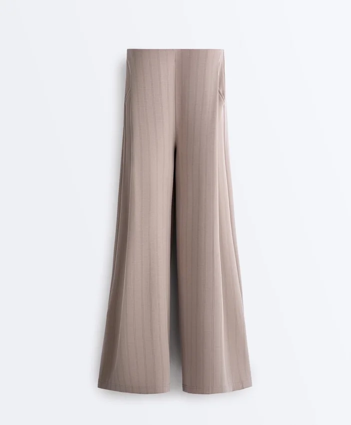 Gestreepte broek met wijde pijpen en Soft Touch modal Gestreepte broek met wijde pijpen en Soft Touch modal