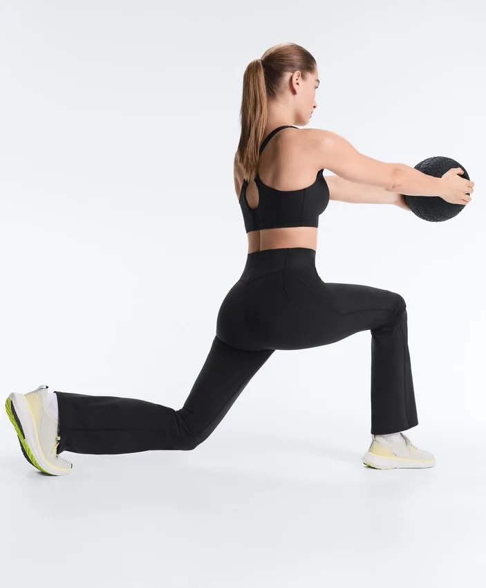 Hoge Compressive Broek met uitlopende pijpen Hoge Compressive Broek met uitlopende pijpen