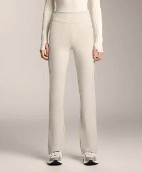 Hoge, warme broek met wijde pijpen en zakken Hoge, warme broek met wijde pijpen en zakken