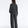 Broek met asymmetrische strepen van modal