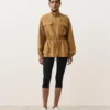Jas met gerimpelde taille van een mix van lyocell en 24% linnen Jas met gerimpelde taille van een mix van lyocell en 24% linnen