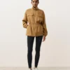Jas met gerimpelde taille van een mix van lyocell en 24% linnen Jas met gerimpelde taille van een mix van lyocell en 24% linnen