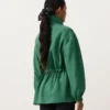 Jas met gerimpelde taille van een mix van lyocell en 24% linnen Jas met gerimpelde taille van een mix van lyocell en 24% linnen