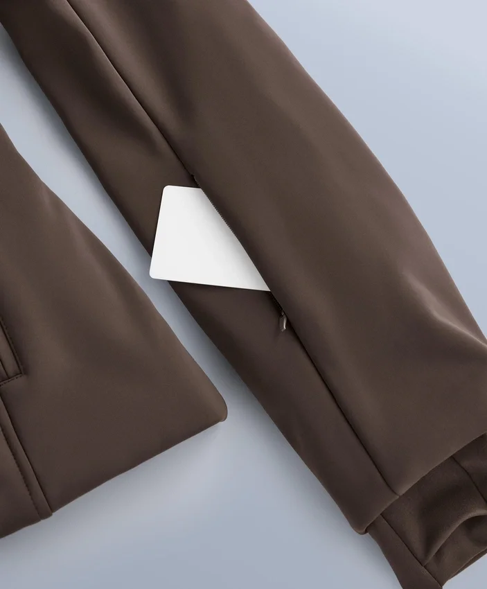 Primaloft® waterafstotend skijassen met superslanke pasvorm Primaloft® waterafstotend skijassen met superslanke pasvorm