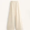 Rechte broek met ribboorden aan de zijkanten en Soft Touch modal Rechte broek met ribboorden aan de zijkanten en Soft Touch modal