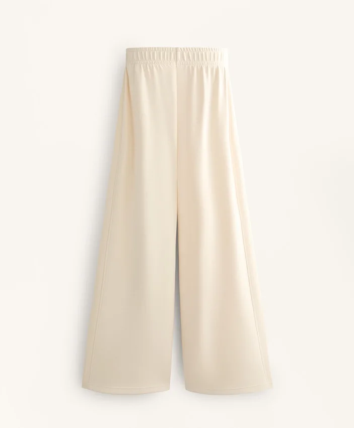Rechte broek met ribboorden aan de zijkanten en Soft Touch modal Rechte broek met ribboorden aan de zijkanten en Soft Touch modal
