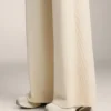 Rechte broek met ribboorden aan de zijkanten en Soft Touch modal Rechte broek met ribboorden aan de zijkanten en Soft Touch modal