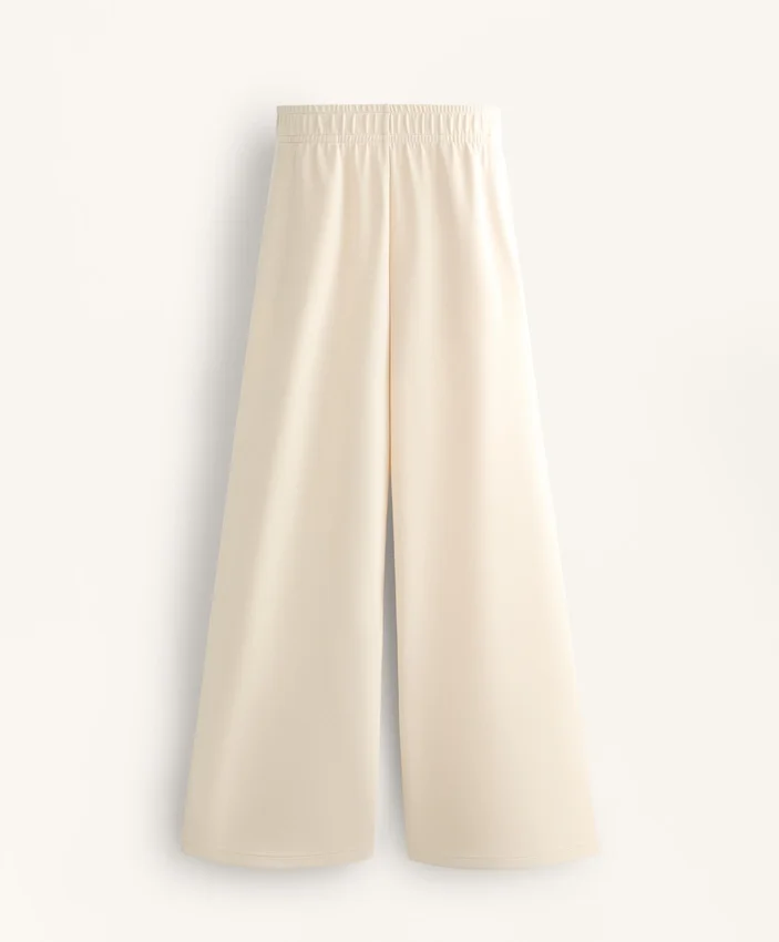 Rechte broek met ribboorden aan de zijkanten en Soft Touch modal Rechte broek met ribboorden aan de zijkanten en Soft Touch modal