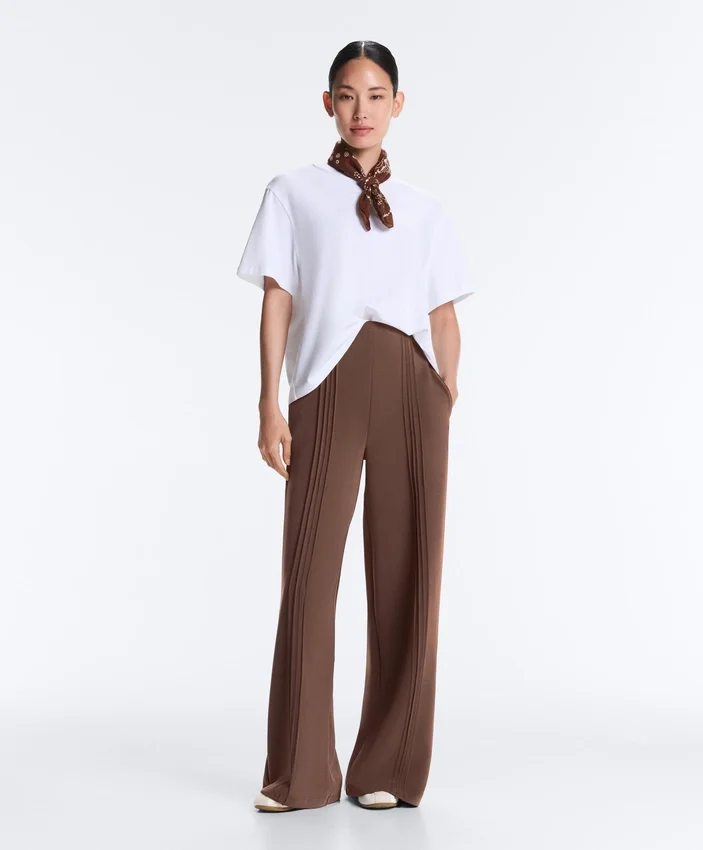 Rechte broek met Soft Touch modal en biezen Rechte broek met Soft Touch modal en biezen