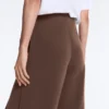 Rechte broek met Soft Touch modal en biezen Rechte broek met Soft Touch modal en biezen