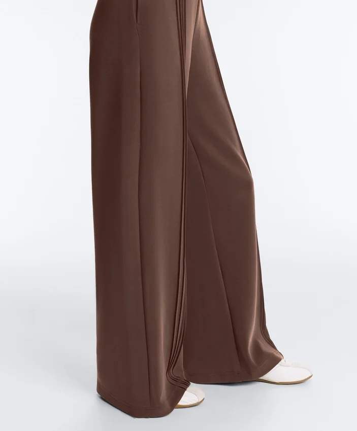 Rechte broek met Soft Touch modal en biezen Rechte broek met Soft Touch modal en biezen