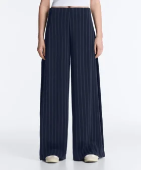 Soft Touch-broek met wijde pijpen, plooien aan de zijkant en modal
