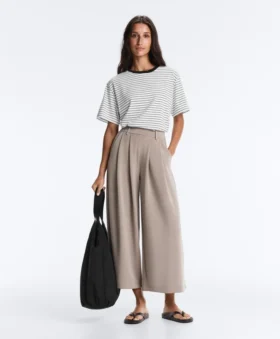 Soft Touch-cropped broek met wijde pijpen, modal en plooien