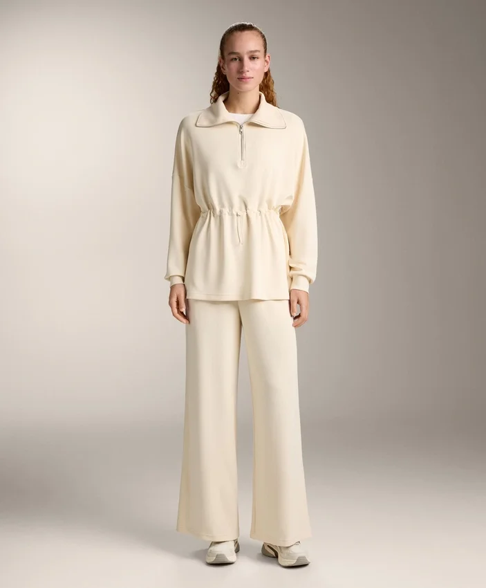 Rechte broek met ribboorden aan de zijkanten en Soft Touch modal Rechte broek met ribboorden aan de zijkanten en Soft Touch modal