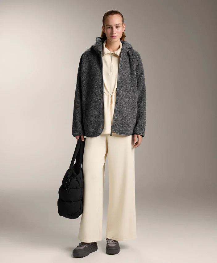 Rechte broek met ribboorden aan de zijkanten en Soft Touch modal Rechte broek met ribboorden aan de zijkanten en Soft Touch modal